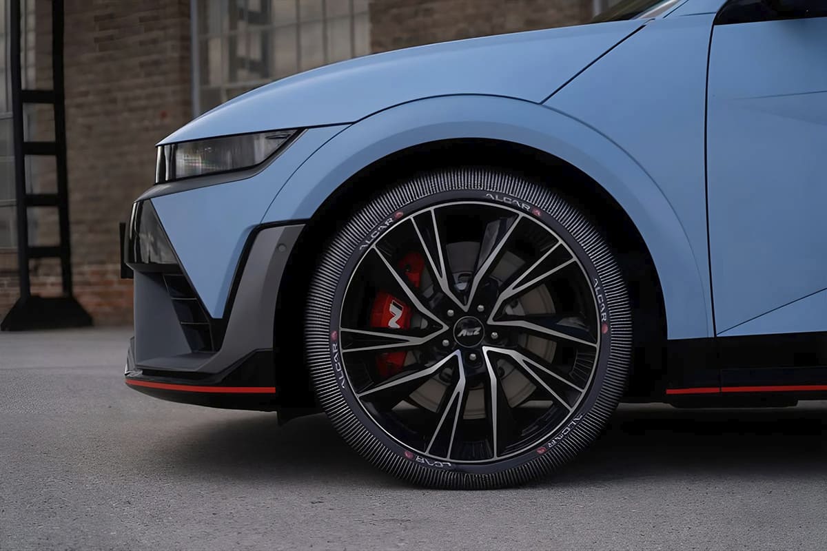 Инновационные снежные носки Alcar для безопасности на зимних дорогах Инновационные снежные носки Alcar для безопасности на зимних дорогах